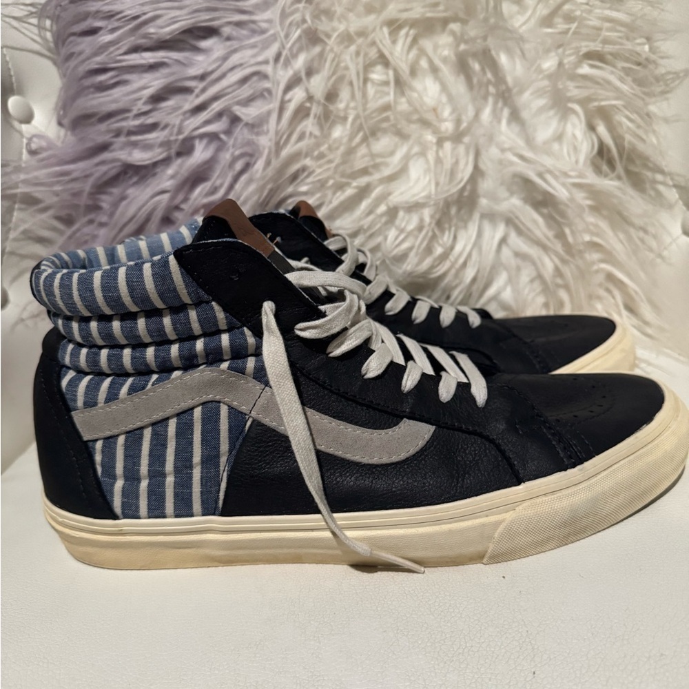 Vans Men's Black High-Top Sneakers - Picture 2 of 5